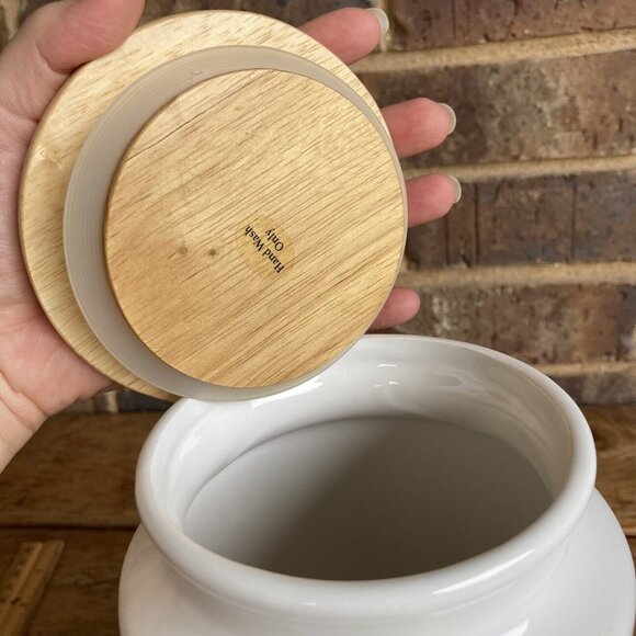 Big Sky Carvers Dean Crouser Watercolor Good Lookin’ Horse Ceramic Canister - Picture 7 of 13